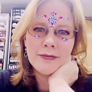 Meet your Posher, Eva